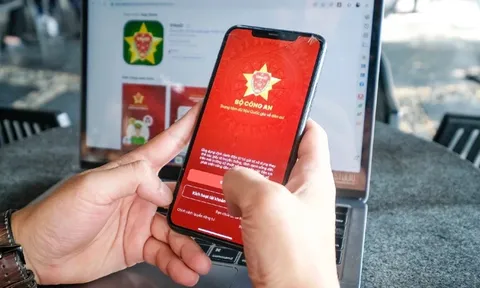 Người dân dễ thở hơn với thủ tục chứng thực nhờ dữ liệu số VNeID
