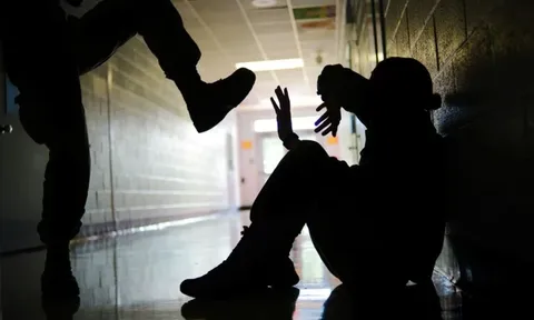 Bạo lực học đường leo thang khi mâu thuẫn nhỏ biến thành án mạng