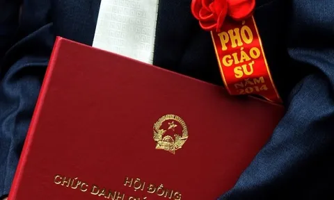 Nhiều bất cập nếu giao các trường đại học tự xét công nhận chức danh GS, PGS