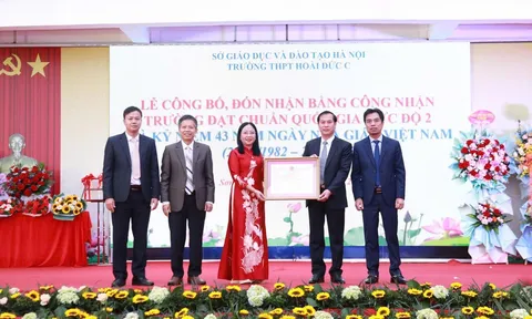 THPT Hoài Đức C đón nhận Bằng chuẩn quốc gia mức độ 2: Dấu ấn vàng son và khúc ca tri ân Ngày Nhà giáo