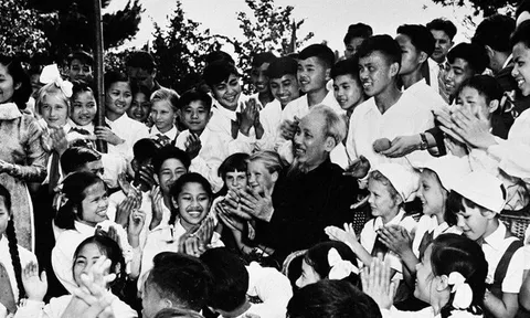 Chủ tịch Hồ Chí Minh người thầy vĩ đại của dân tộc Việt Nam