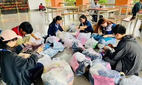 TP.HCM: Các trường đại học đồng loạt triển khai hỗ trợ sinh viên và đồng bào vùng lũ