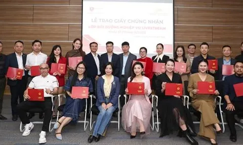 Trung tâm Đo kiểm PTTH & TTĐT trao chứng nhận tốt nghiệp Khóa 1 Bồi dưỡng nghiệp vụ livestream