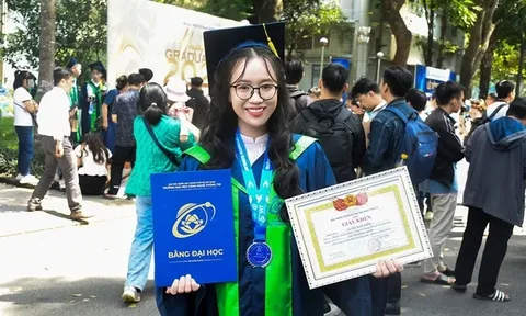 Từ cô gái mê văn chương rẽ hướng đạt học bổng tiến sĩ AI tại Hàn Quốc