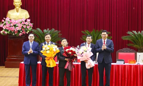 Giáo sư Thái Văn Thành giữ chức Phó Chủ tịch tỉnh Nghệ An