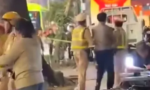 CSGT Hà Nội nói gì về clip "người vi phạm đập máy đo nồng độ cồn của CSGT"
