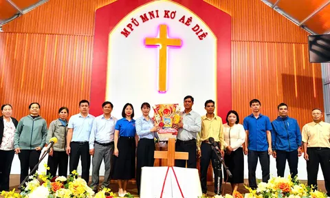 Đắk Lắk: Ấm áp nghĩa tình trong chương trình mừng Đảng, mừng Xuân Bính Ngọ 2026