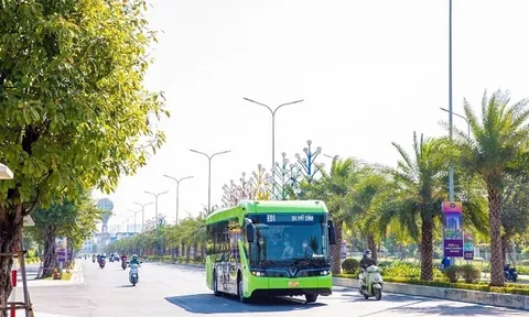 Hà Nội: Gần 50.000 lượt xe buýt phục vụ xuyên Tết, bảo đảm giao thông công cộng không “nghỉ lễ”