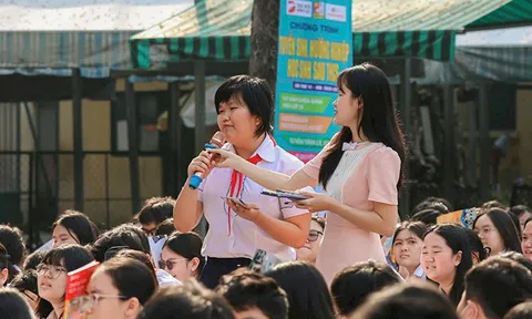 Vì sao TP. Hồ Chí Minh nghiêm cấm vận động học sinh bỏ thi lớp 10 công lập?