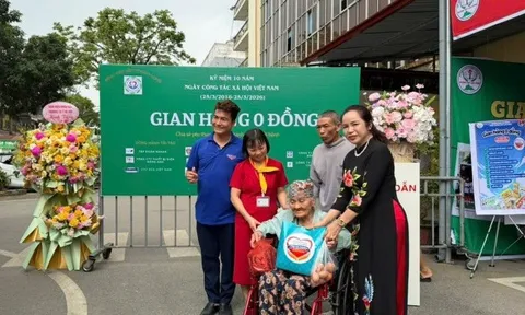 Bệnh viện Bắc Thăng Long: Tấp nập gian hàng 0 đồng tặng hàng trăm bệnh nhân