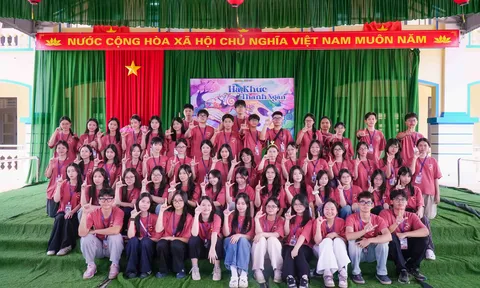 Hạ Khúc Thanh Ngân - Tủ sách cho em, lan tỏa tri thức và yêu thương