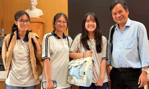 Dấu mốc ấn tượng của nữ sinh giành hai điểm 10 môn toán tại Trường Phổ thông Năng khiếu