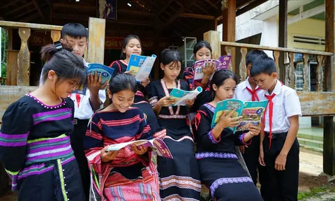 Đề xuất loạt chính sách hỗ trợ đặc biệt cho học sinh dân tộc thiểu số rất ít người