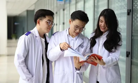 TPHCM đề xuất hỗ trợ bác sĩ nội trú tối đa 100 triệu đồng/năm học