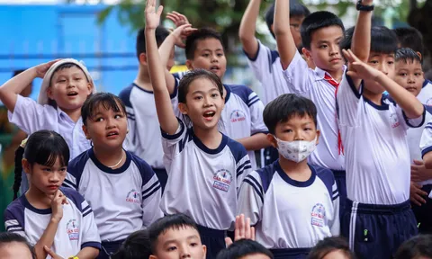Việt Nam tăng tốc kéo tỷ số giới tính khi sinh về mức 106/100