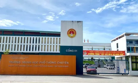 Phổ điểm Toán của thí sinh chuyên Tuyên Quang thay đổi mạnh sau kỳ thi lại