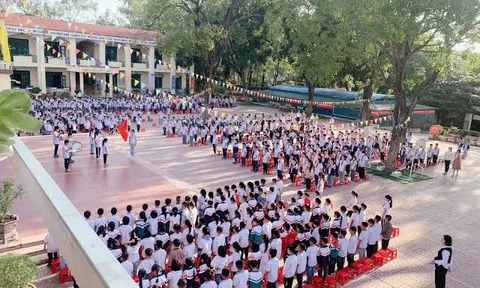 Bộ Nội vụ hướng dẫn trường hợp hiệu trưởng, hiệu phó được nghỉ theo diện tinh giản