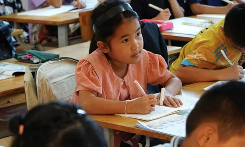 Nỗ lực nối nhịp cầu tiếng Anh nơi vùng cao