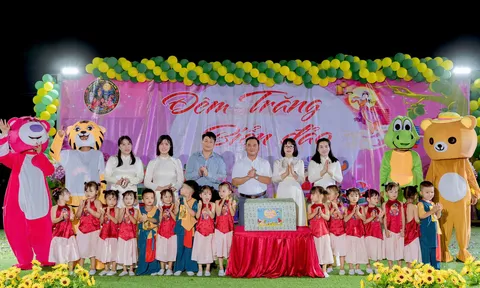 Ấm áp “Đêm trăng biển đảo” tại Trường Mầm non Vĩnh Thực