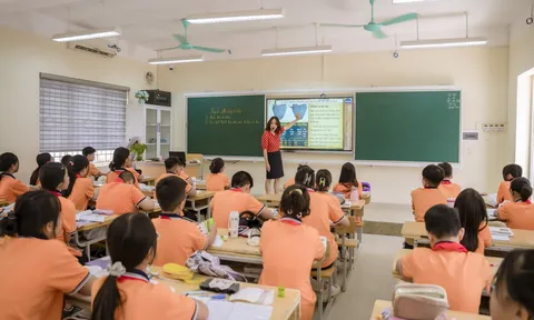 Nhà trường chỉ được thu tiền khi học sinh tự nguyện học thêm nội dung mở rộng