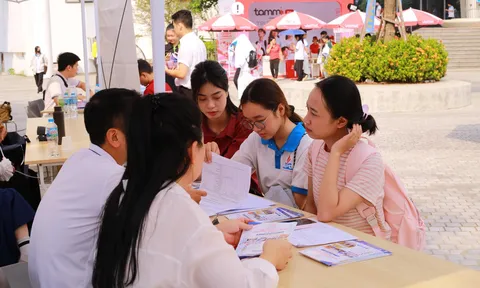 Đồng hành cùng sinh viên trên hành trình kết nối việc làm