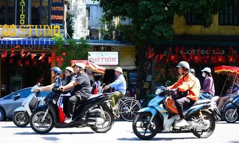 Vì sao miền Bắc vẫn nóng như mùa hè giữa tháng 10, mùa đông sắp tới sẽ ra sao?