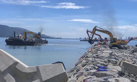 Dự án cảng biển Liên Chiểu (Đà Nẵng) gặp khó do khan hiếm vật liệu: Giám đốc Ban Quản lý dự án nói gì?