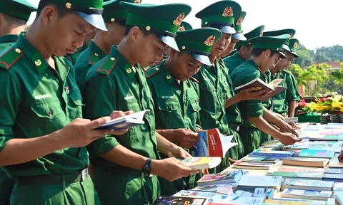 Thừa Thiên Huế: Đưa sách đến gần hơn với chiến sĩ trẻ