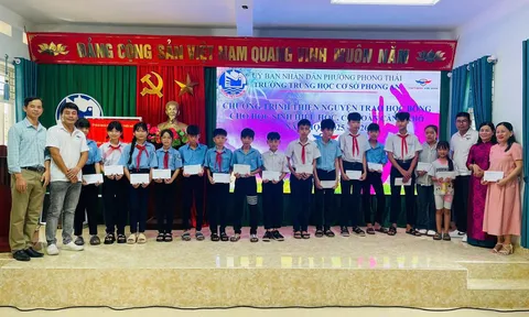 Thành phố Huế: Hướng dẫn viên du lịch chung tay giúp học sinh nghèo Phong An