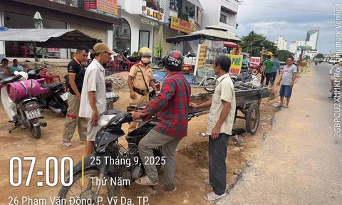 Huế quyết dẹp xe ba gác, xe lôi tự chế chở hàng gây mất an toàn giao thông