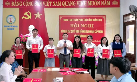 Trung tâm Tư vấn Pháp luật tỉnh Quảng Trị tổ chức Hội nghị trao các quyết định về công tác cán bộ