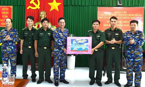 Quân chủng Hải quân kiểm tra công tác huấn luyện, sẵn sàng chiến đấu tại Vùng 5 Hải quân