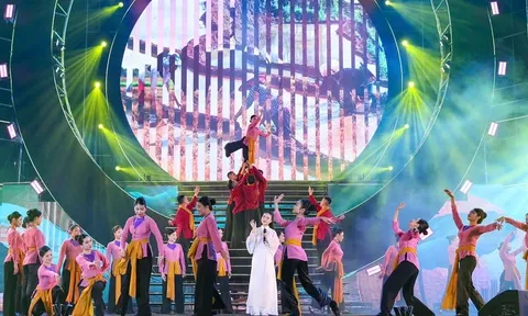 Ấn tượng chương trình nghệ thuật “Hào khí Sông Lam” chào năm mới 2025