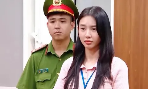 Hoa hậu Thùy Tiên bị tước danh hiệu “Gương mặt trẻ Việt Nam tiêu biểu” năm 2021