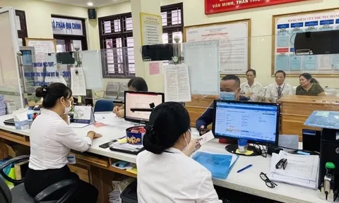 Chính quyền cấp xã tạm thời có 32 biên chế