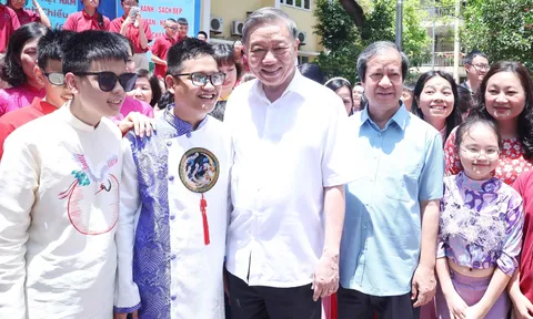 Tổng Bí thư Tô Lâm thăm hai trường học chuyên biệt tại Hà Nội