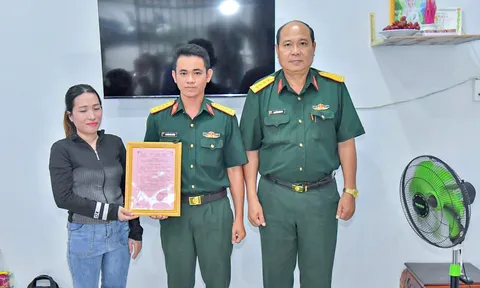 Tỉnh Kiên Giang: Trao tặng nhà đồng đội, nhà đại đoàn kết nhân dịp kỷ niệm 80 năm Ngày thành lập Quân đội nhân dân Việt Nam