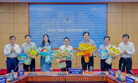 Trường Đại học Cần Thơ thành lập các nhóm nghiên cứu trọng điểm phục vụ phát triển bền vững vùng Đồng bằng sông Cửu Long