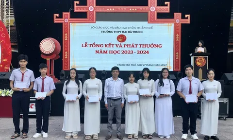 Trường THPT Hai Bà Trưng: Tuyên dương, khen thưởng 1.171 học sinh xuất sắc, giỏi năm học 2023-2024
