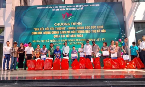 Quận Tây Hồ tổ chức Chương trình “Sen kết nối yêu thương” - khám, chăm sóc sức khỏe cho các đối tượng chính sách