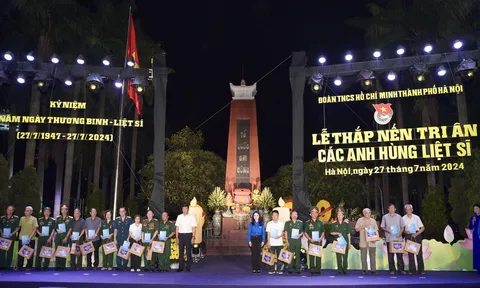Tuổi trẻ Thủ đô thắp nến tri ân các Anh hùng liệt sĩ
