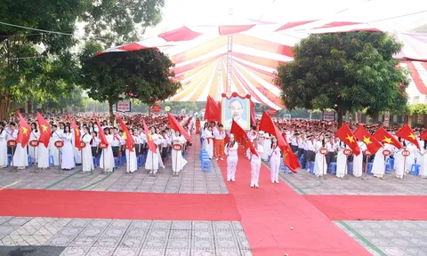Lễ khai giảng ngập tràn xúc cảm tại Trường THCS Việt Nam - Angiêri