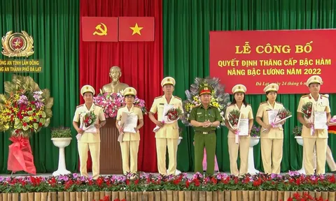Công an Đà Lạt thăng hàm, bậc lương cho 105 cán bộ, chiến sĩ