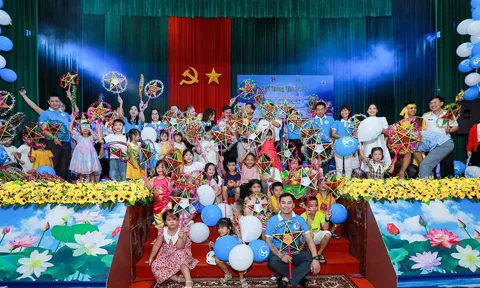 Tết Trung thu cho con của những người giữ biển