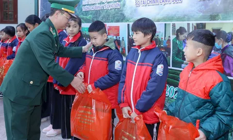 Bộ đội Biên phòng tỉnh Lạng Sơn tổ chức “Chương trình Áo ấm Mùa đông biên giới”