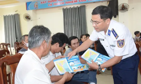 Bộ tư lệnh vùng Cảnh sát biển 2 tuyên truyền chống khai thác hải sản bất hợp pháp IUU