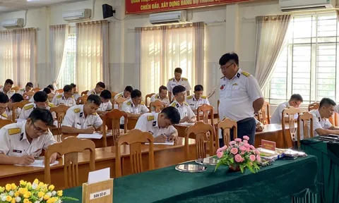 Vùng 2 Hải quân kiểm tra thực hiện chức trách nhiệm vụ của đội ngũ cán bộ tàu