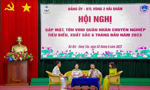 Vùng 2 Hải quân tôn vinh quân nhân chuyên nghiệp tiêu biểu xuất sắc 6 tháng đầu năm 2023