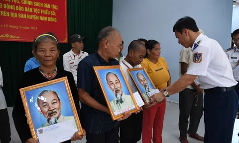 Vùng Cảnh sát biển 2 với đồng bào dân tộc thiểu số Nam Đông, Thừa Thiên Huế