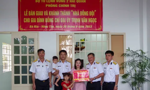 Vùng 2 Hải quân bàn giao nhà đồng đội cho quân nhân có hoàn cảnh khó khăn